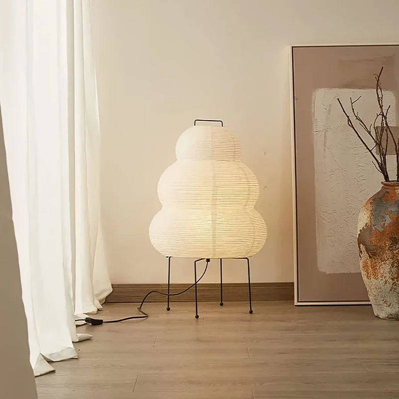 Floor Lamp Tripod - Lámpara de Mesa Akari Noguchi Yong